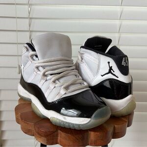 Jordan Kids' Sneakers - White and Black